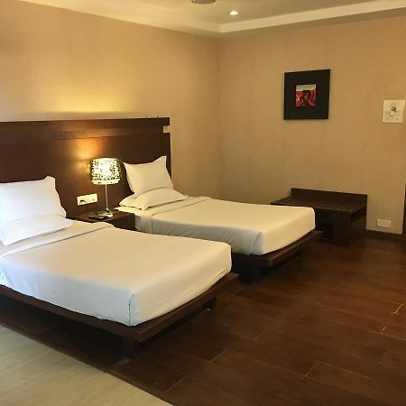 Hotel Md'S Continental Джорхат Экстерьер фото