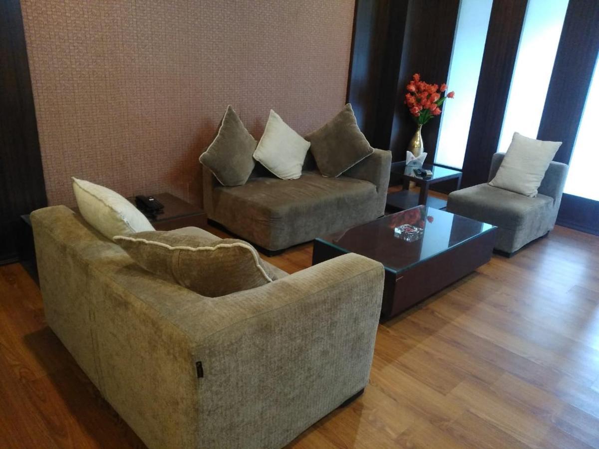 Hotel Md'S Continental Джорхат Экстерьер фото