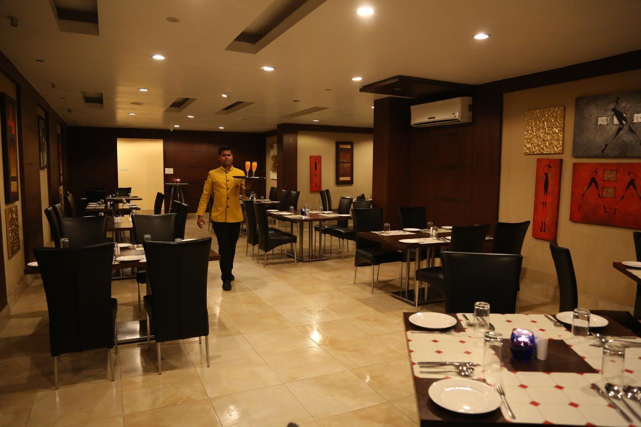 Hotel Md'S Continental Джорхат Экстерьер фото